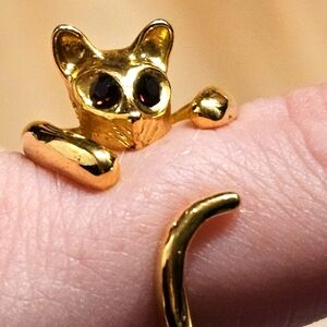 Vintage gold tone Cat Ring.